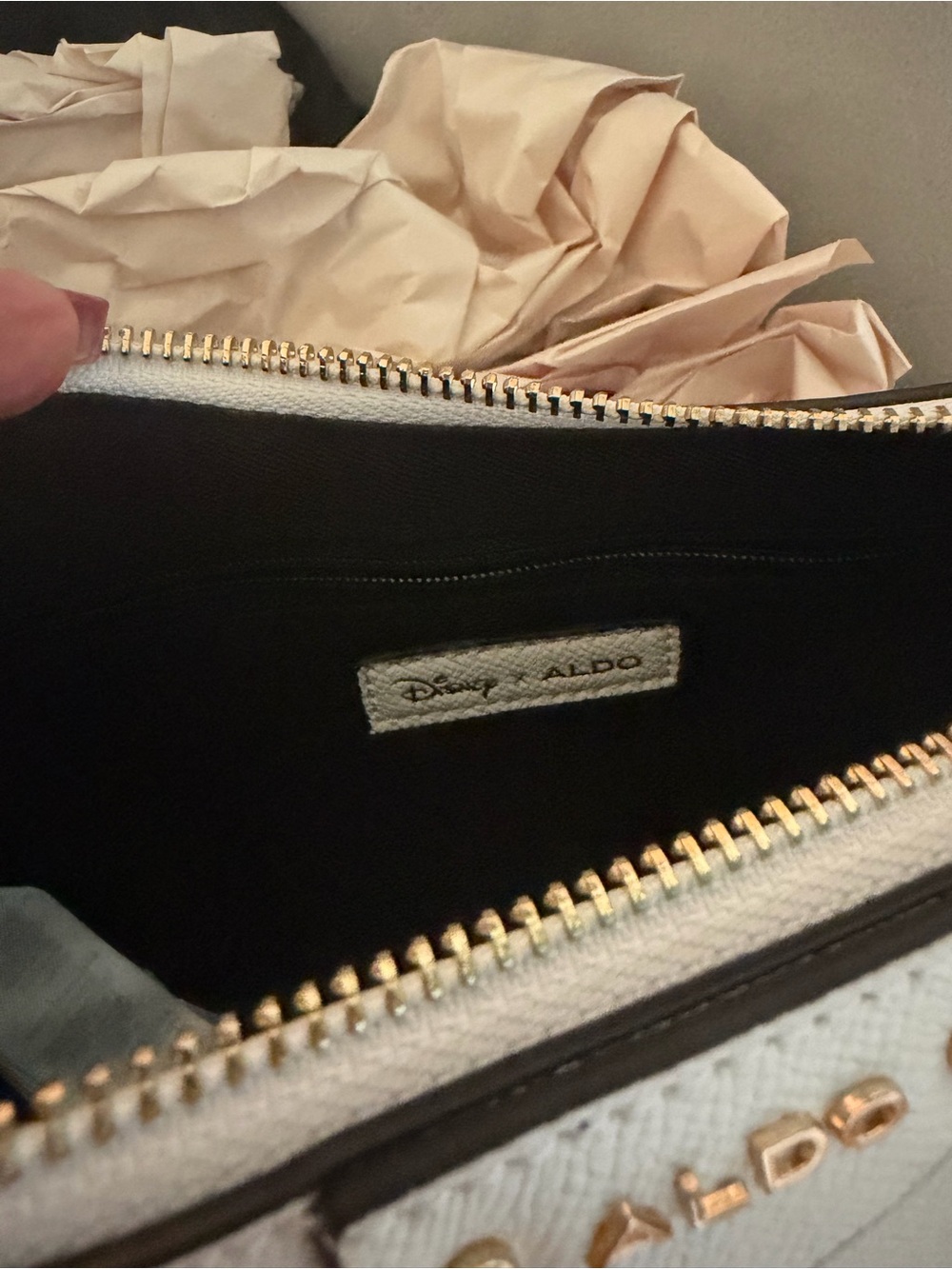 ALDO White Mickey Mouse Chain-Accent Crossbody Bag - Picture 4 of 4